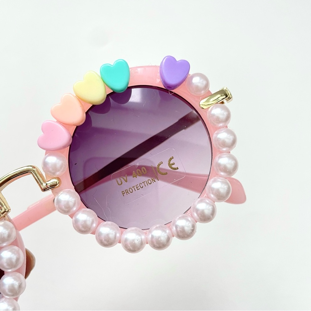 Chic Girls Round Sunglasses with Pearls and Hearts - Supercute! - Picture 6 of 11